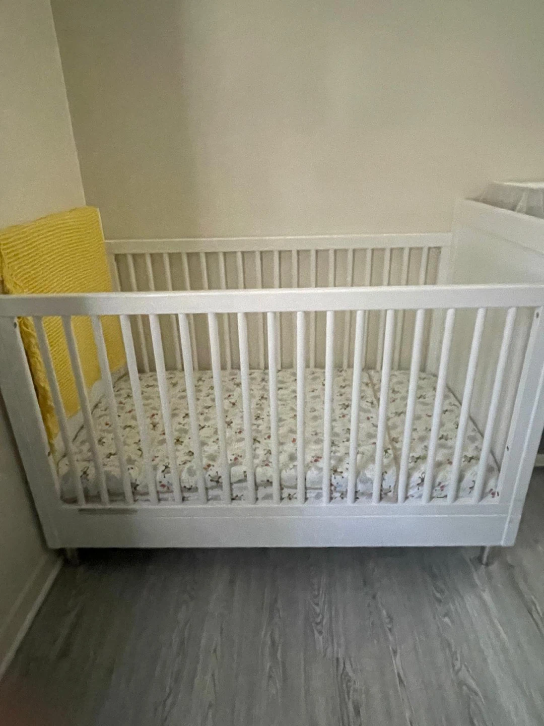 White Crib with Upholstered End - photo 4