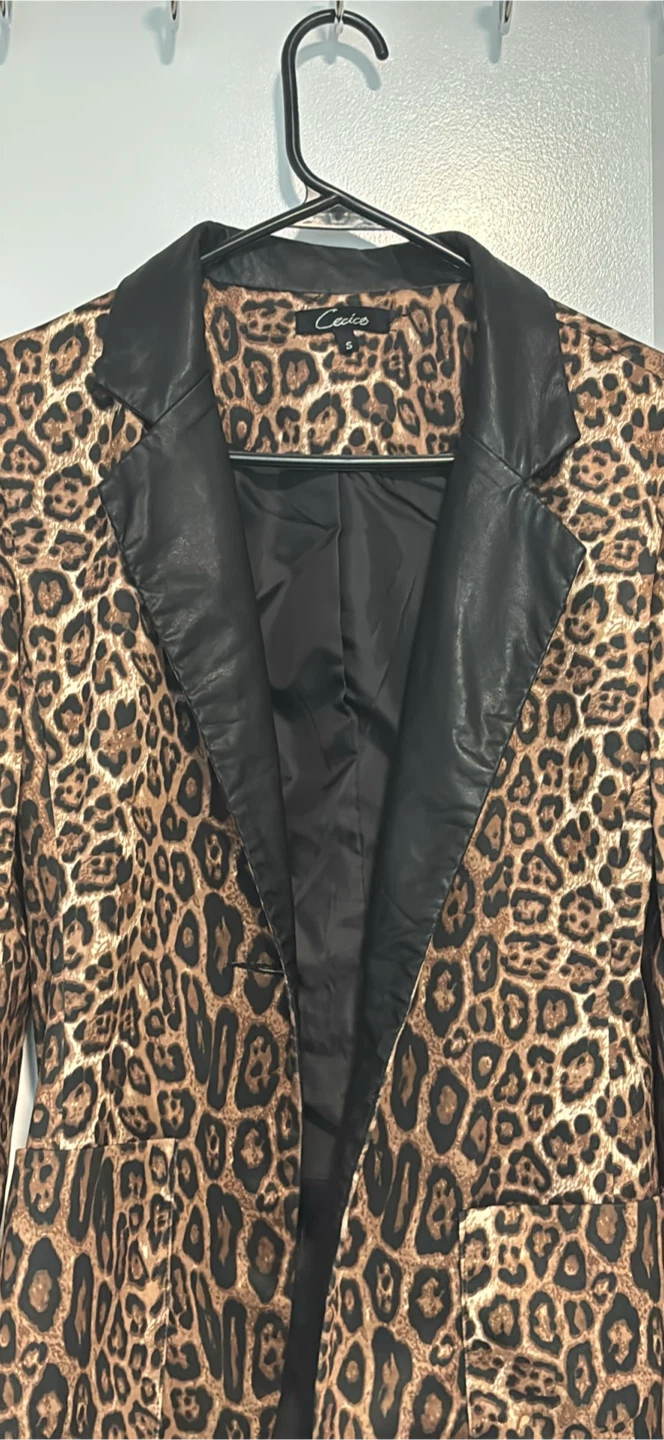 Choice Leopard Print Blazer with Faux Leather Collar - photo 2