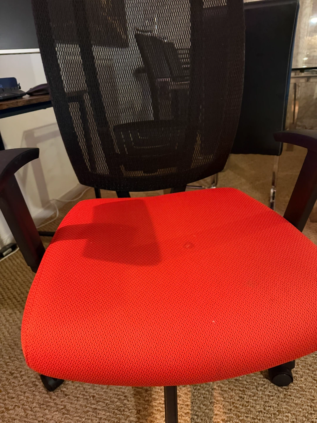 Red Mesh Back Office Chair - photo 2