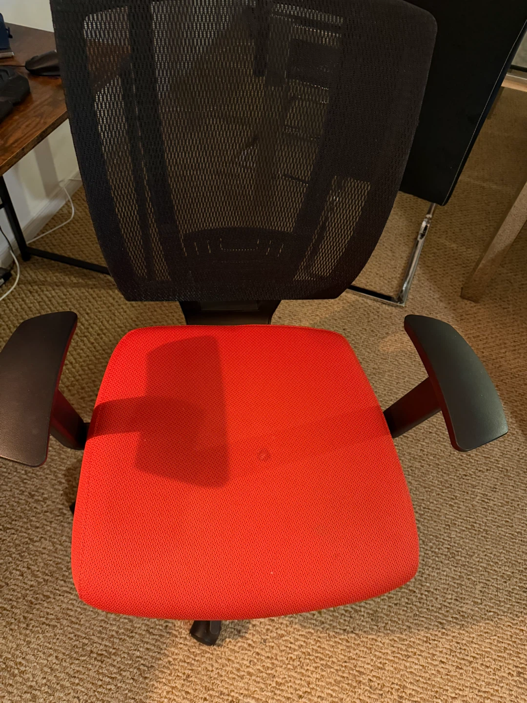 Red Mesh Back Office Chair - photo 4
