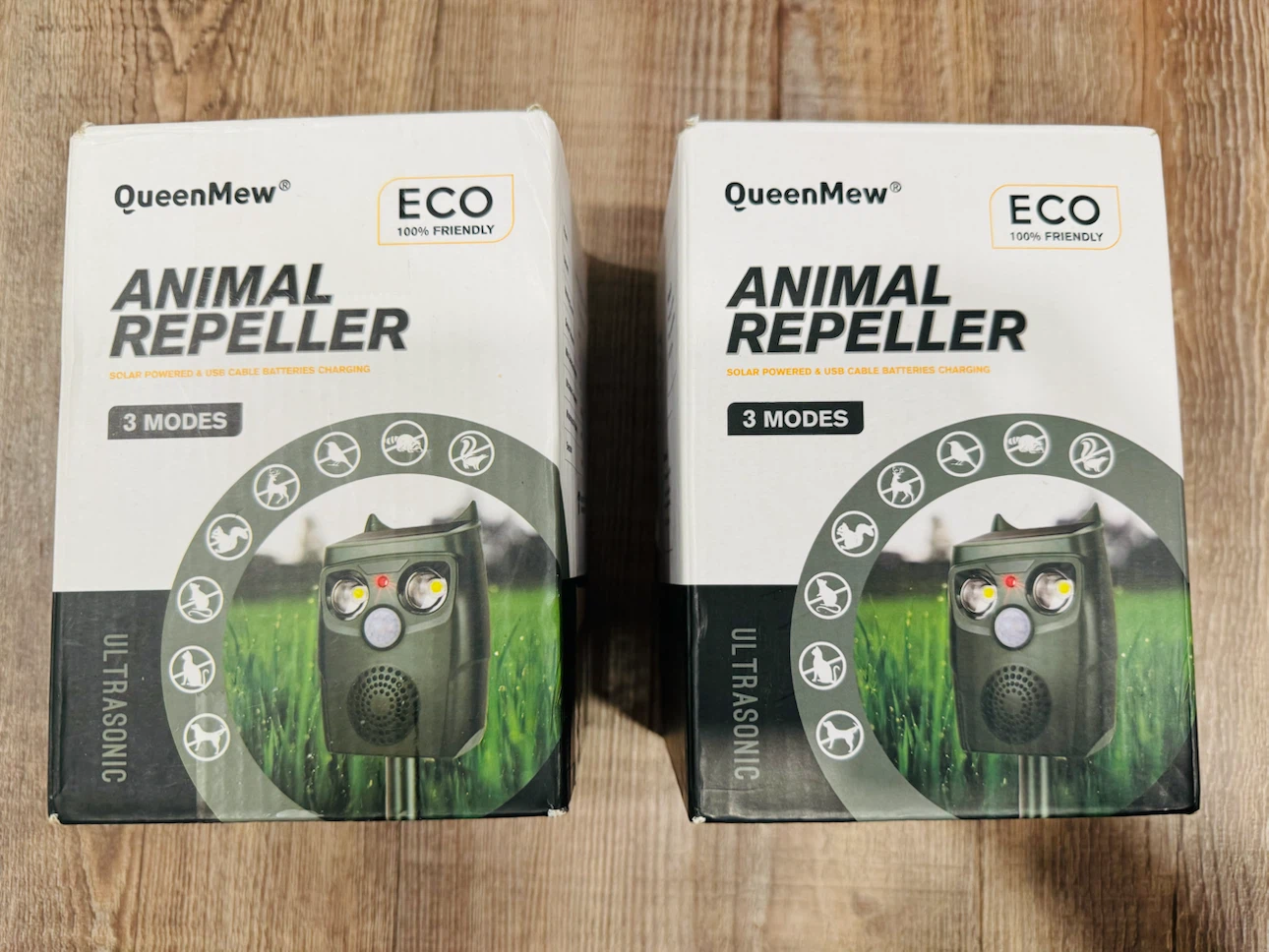 QueenMew Animal Repeller - Solar Powered & USB (2 pieces)