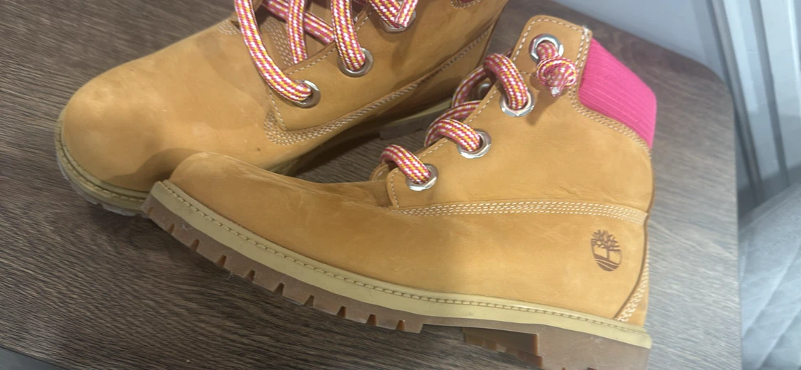 Timberland Kids Boots Size 9 ladies - photo 2