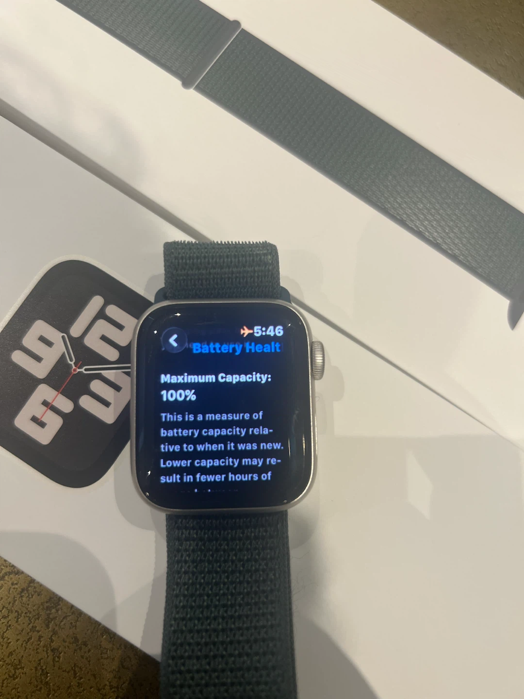 Apple Watch SE (2nd Gen) 40mm GPS  - 100% BATTERY HEALTH