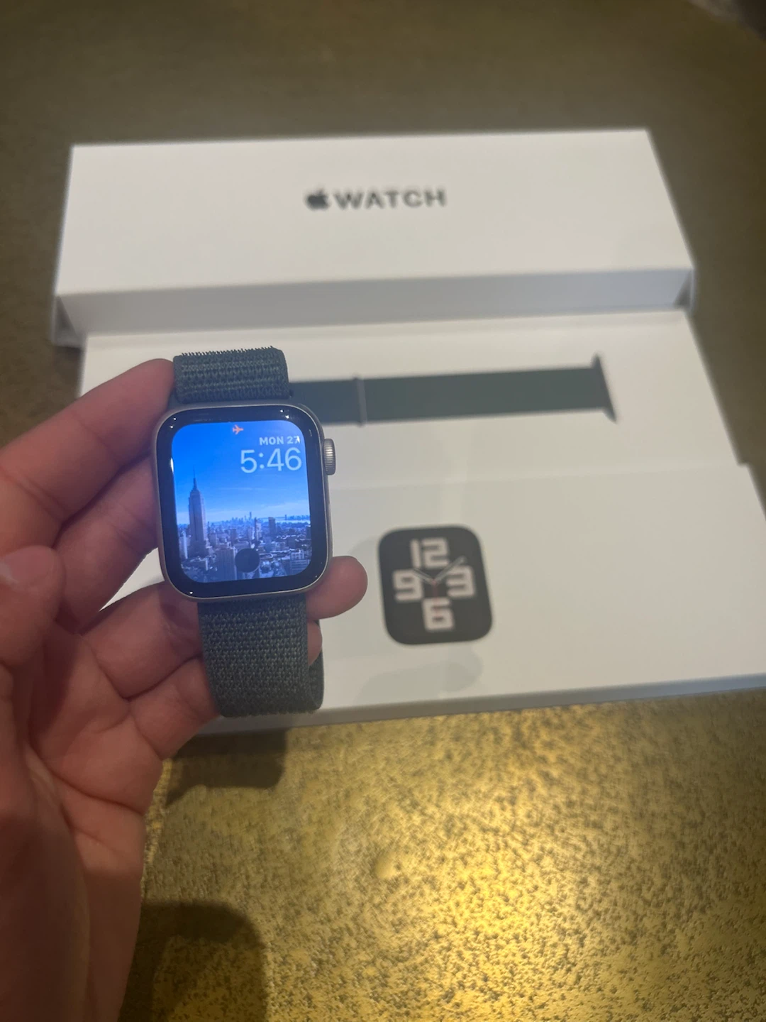 Apple Watch SE (2nd Gen) 40mm GPS  - 100% BATTERY HEALTH - photo 2
