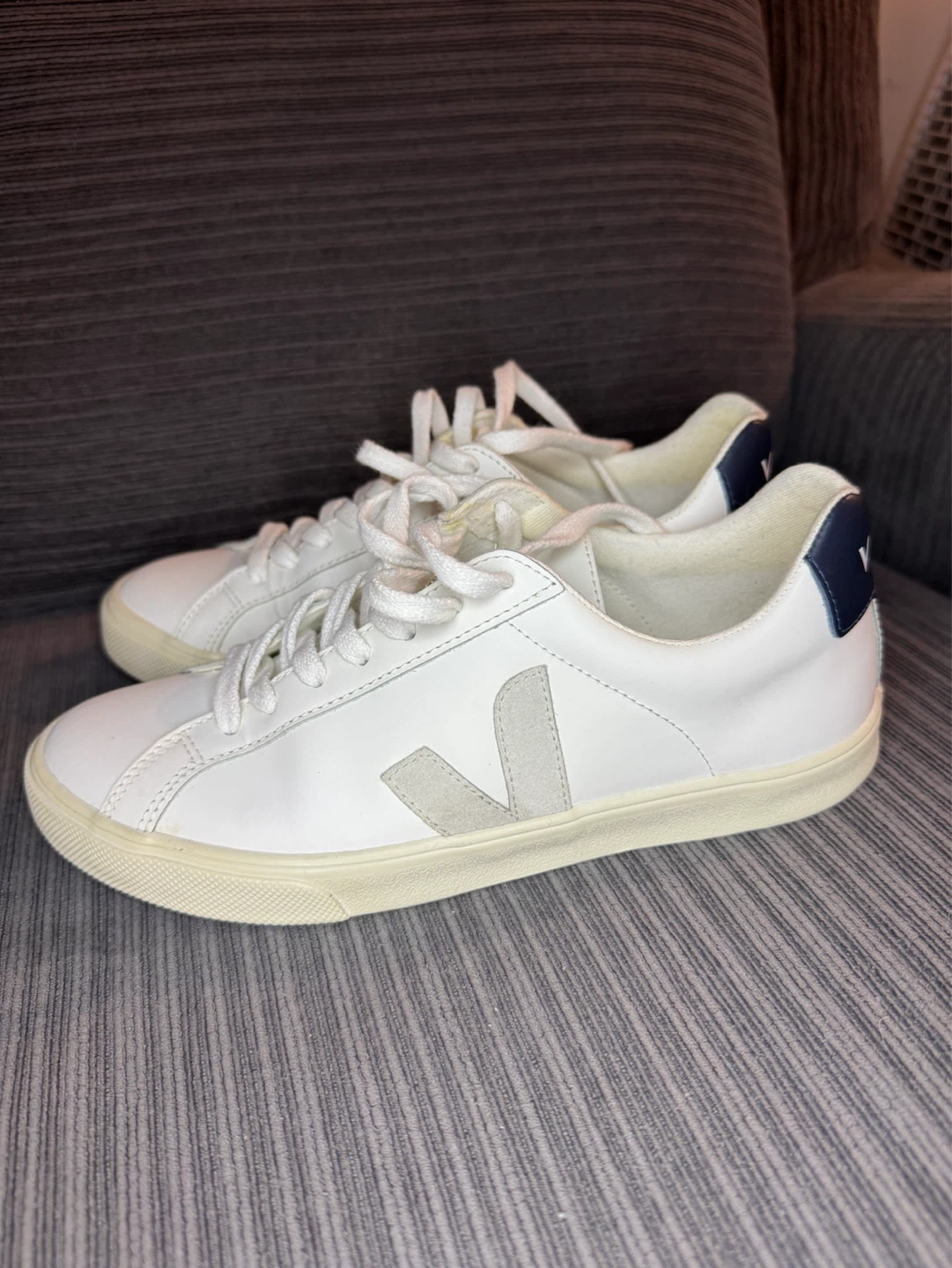 VEJA Esplar White Navy Leather Sneakers Women's US 7 EU 38