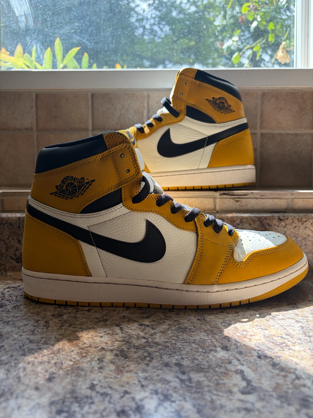 Nike Air Jordan 1 Mid Yellow Ochre