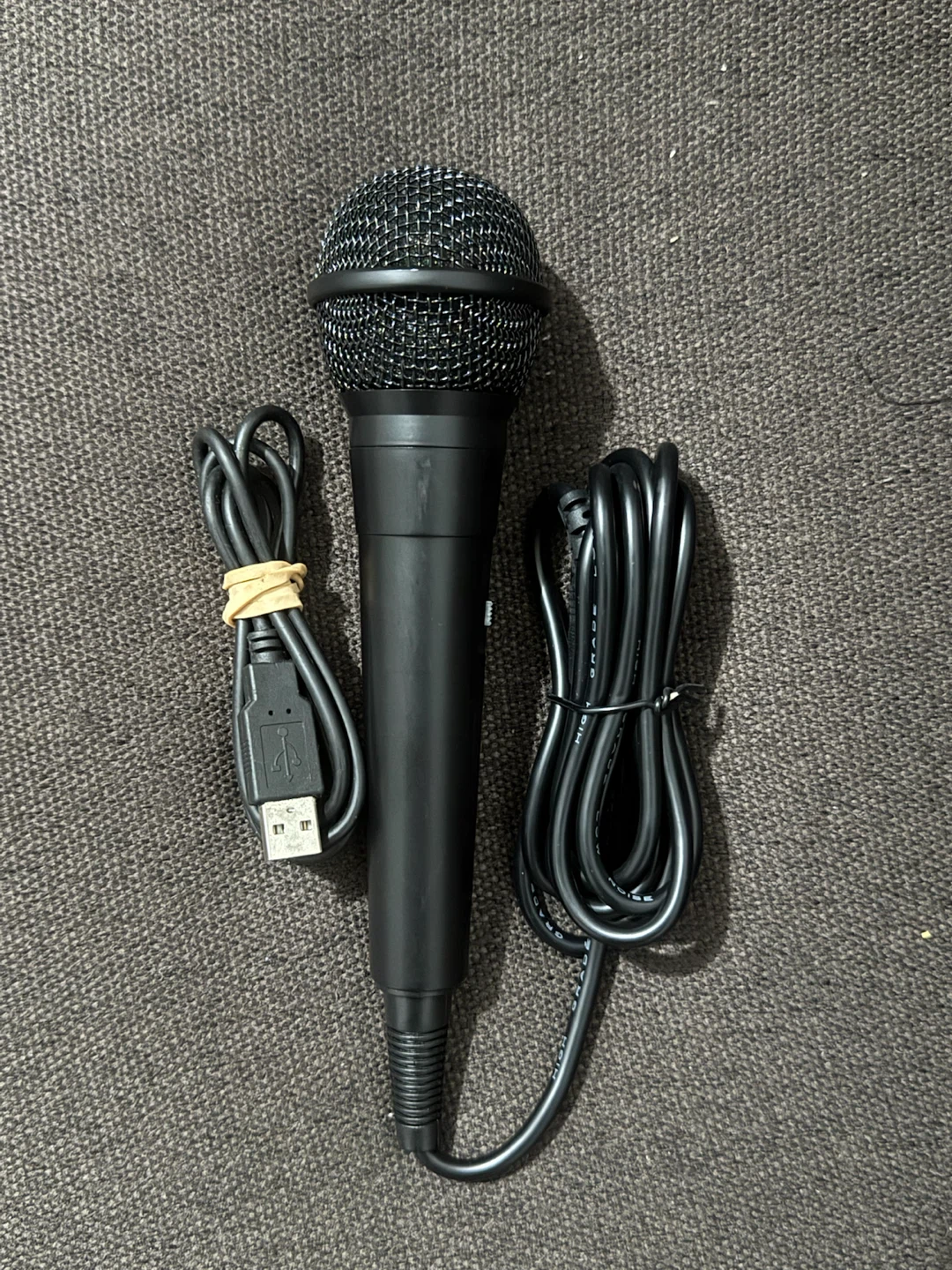 Black USB Microphone with Cables