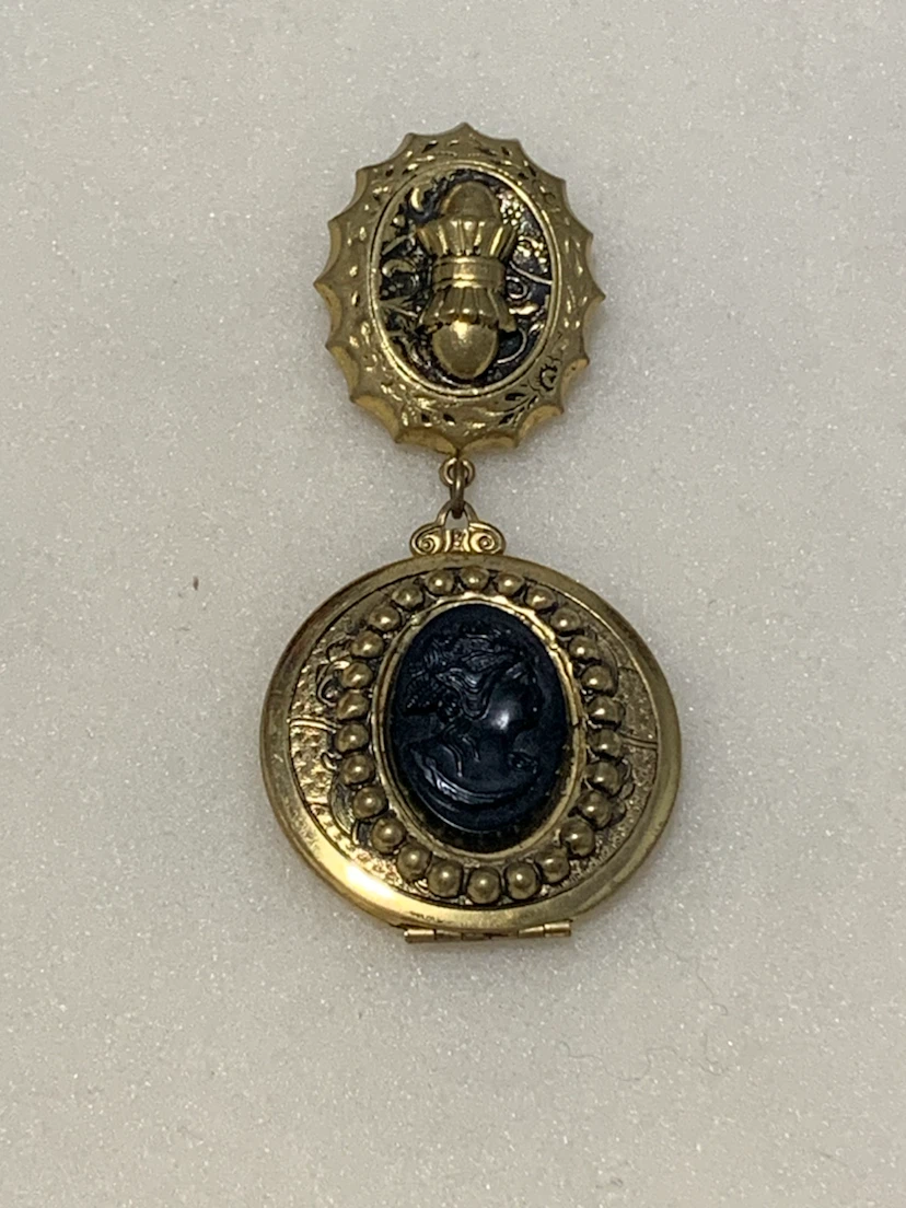 Vintage Cameo Brooch Locket