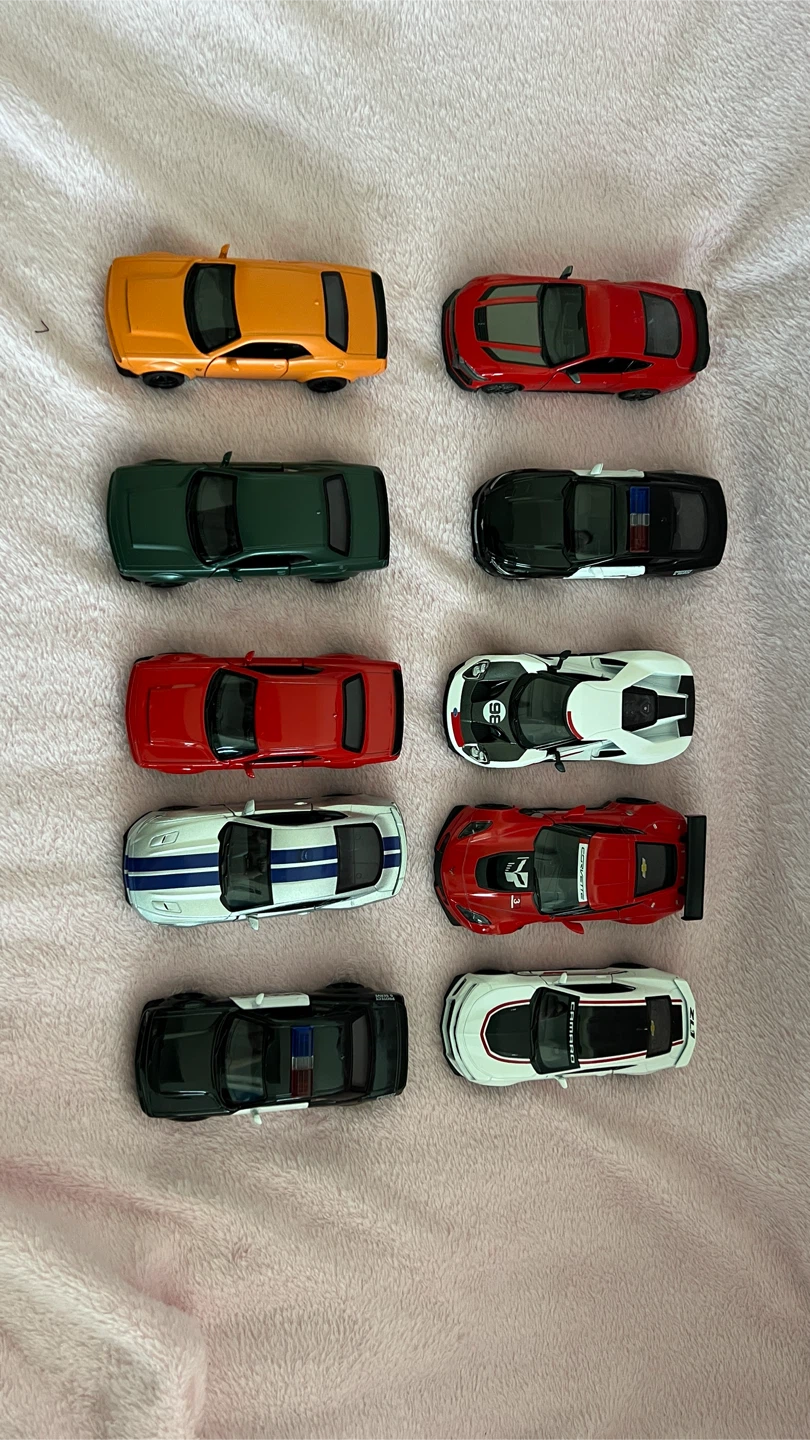 $20/lot Collection of Die-Cast Model Cars 1:32 - photo 4