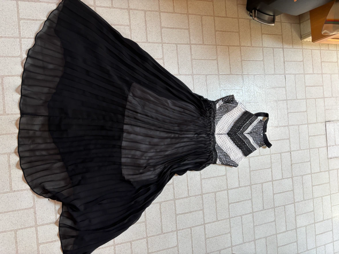 Guess Black Pleated Maxi Dress - photo 4
