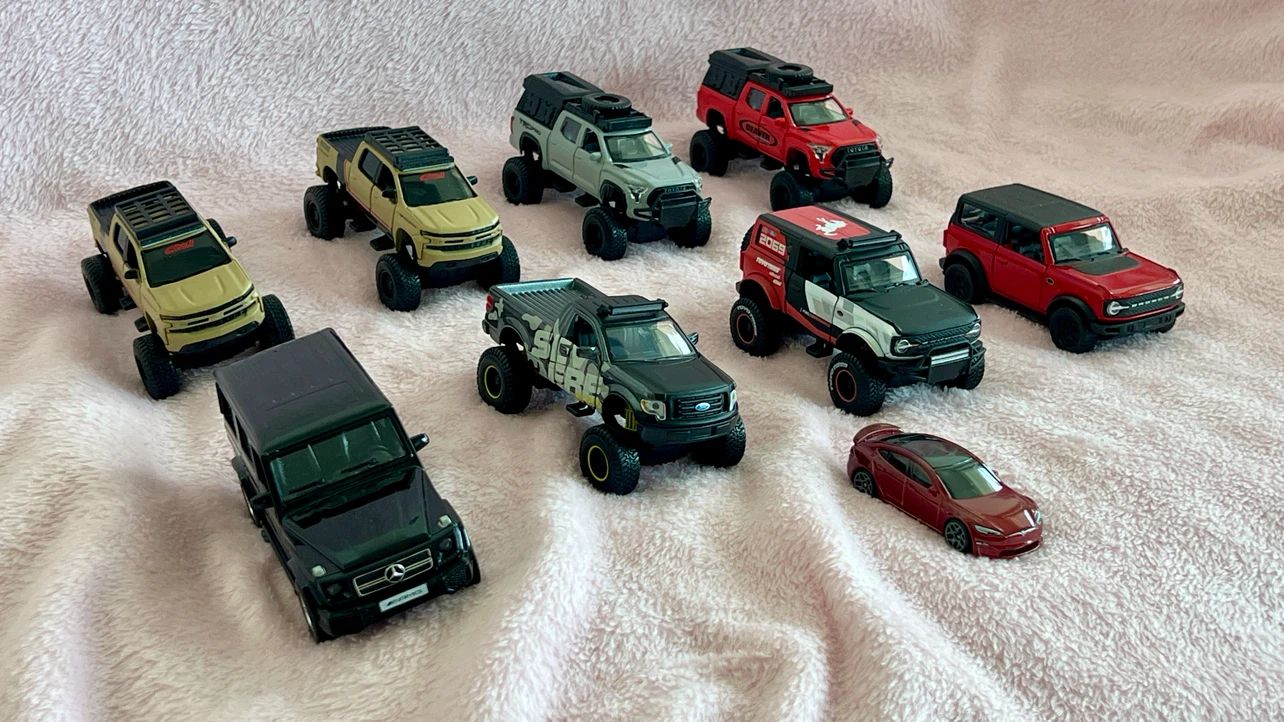 $20/lot Die-Cast Off-road Toy Cars 1:32