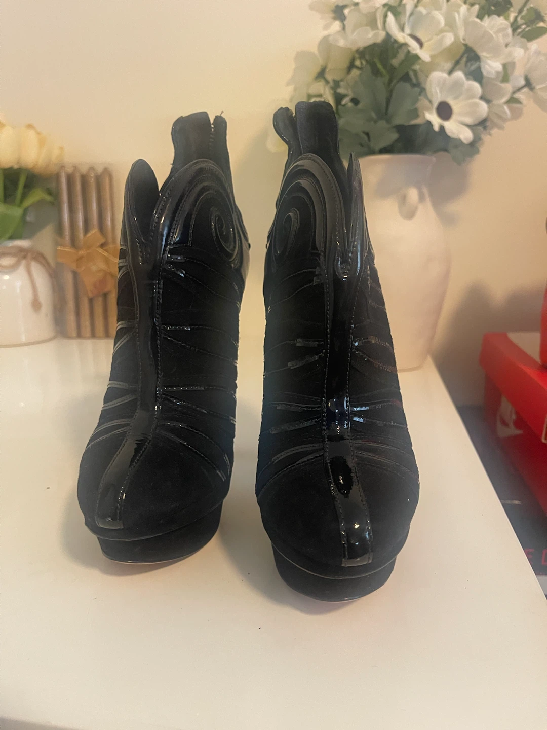 Brian Atwood Black Suede & Patent Leather Heels Size 6 - photo 4