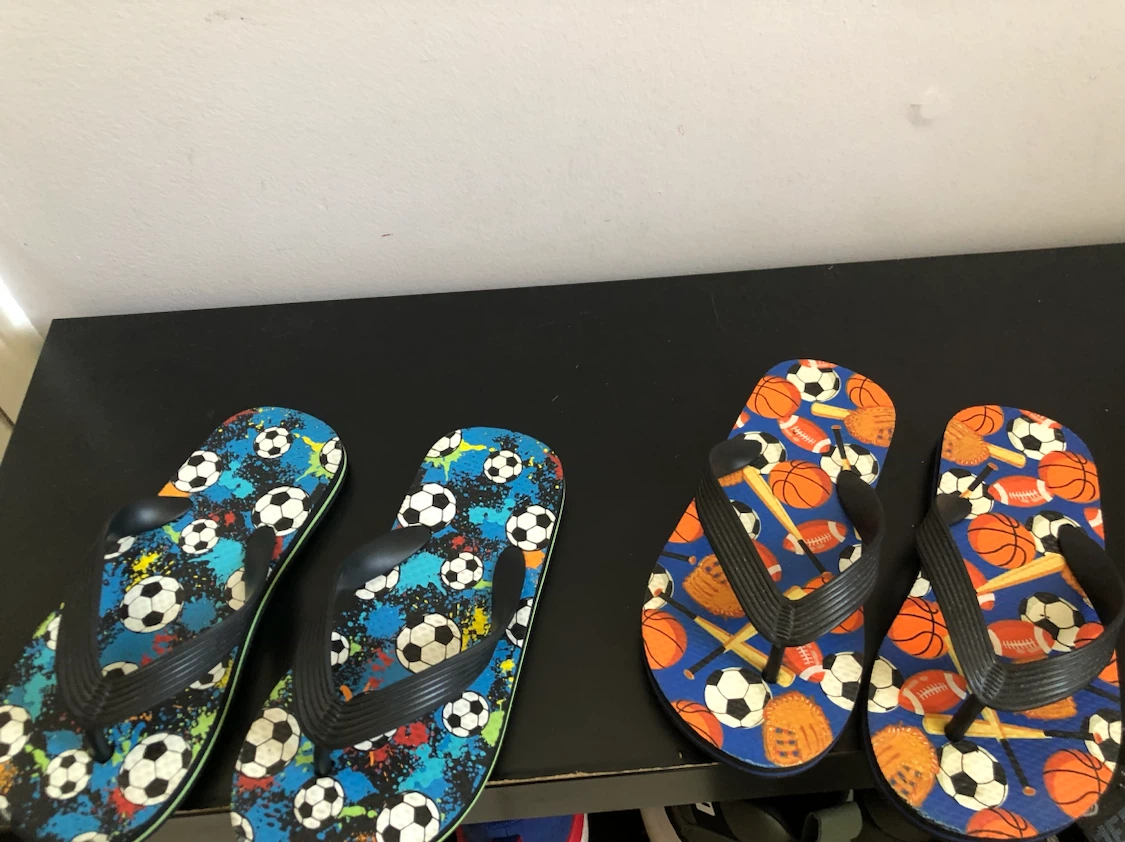 Kids Flip Flops - Soccer & Sports Design - photo 2