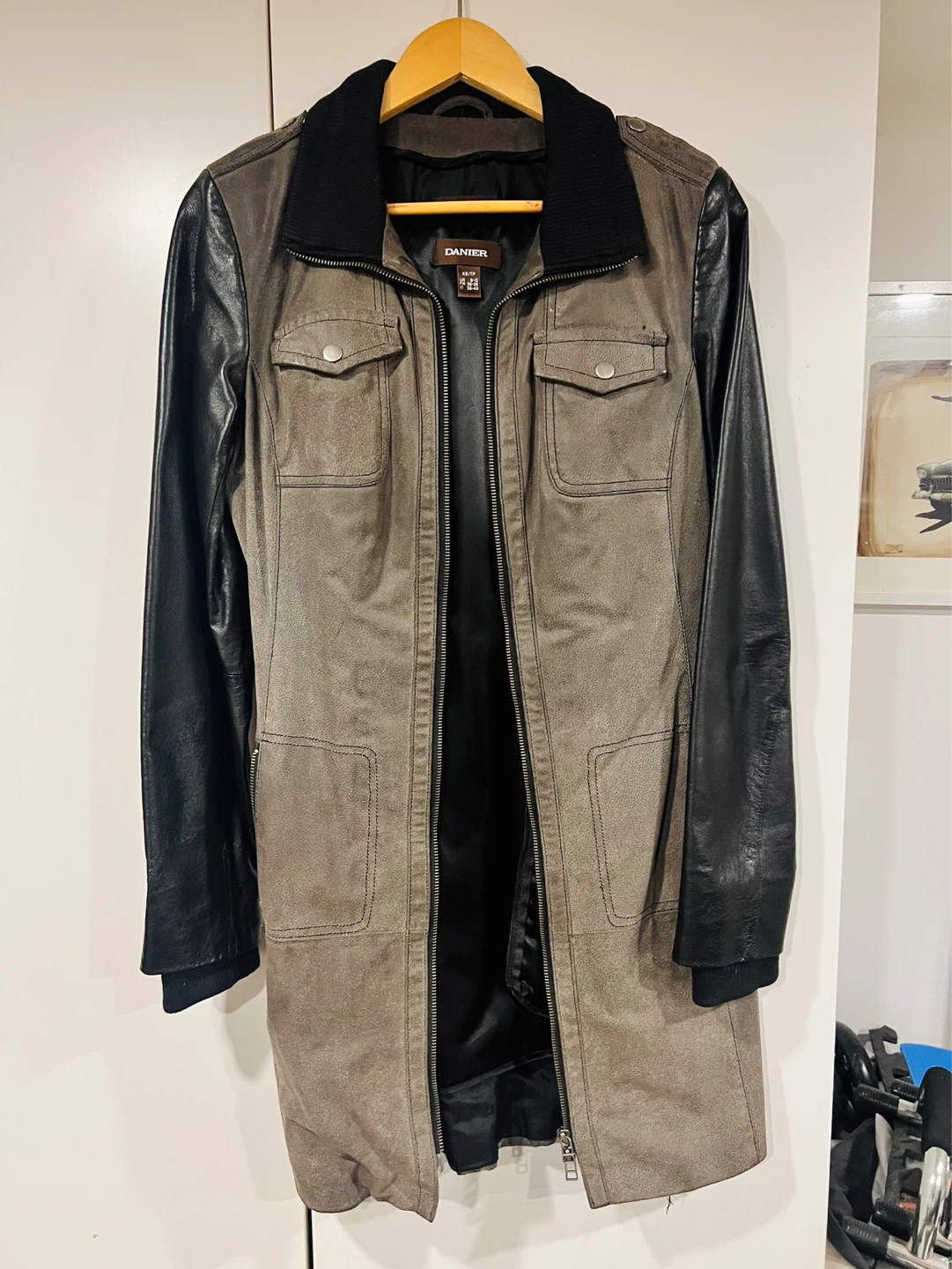 Danier Leather Jacket - 8 - photo 4