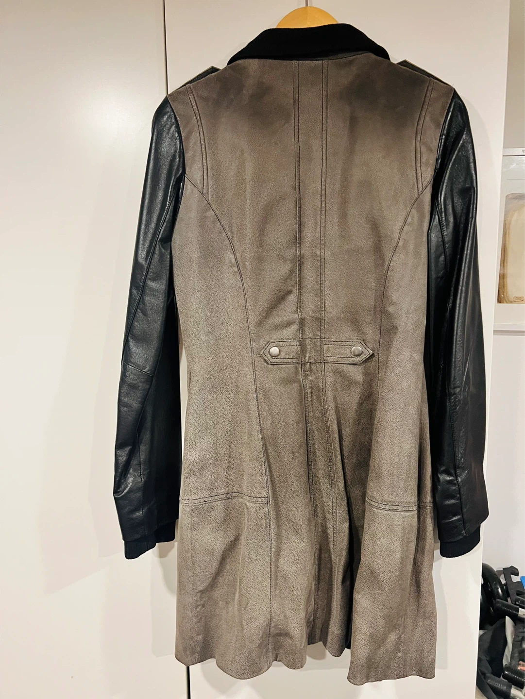 Danier Leather Jacket - 8 - photo 2