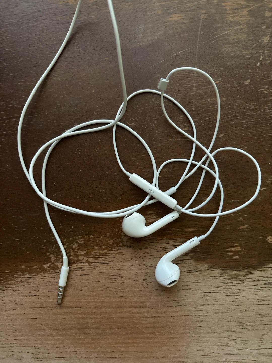 Apple EarPods with 3.5mm Headphone Jack