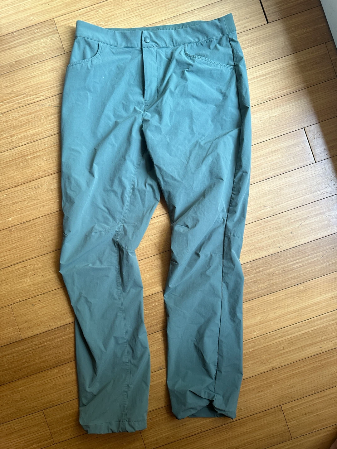 MEN SIZE MEDIUM MEC HIKING PANTS & UNBOUND MERINO WOOL T SHIRT