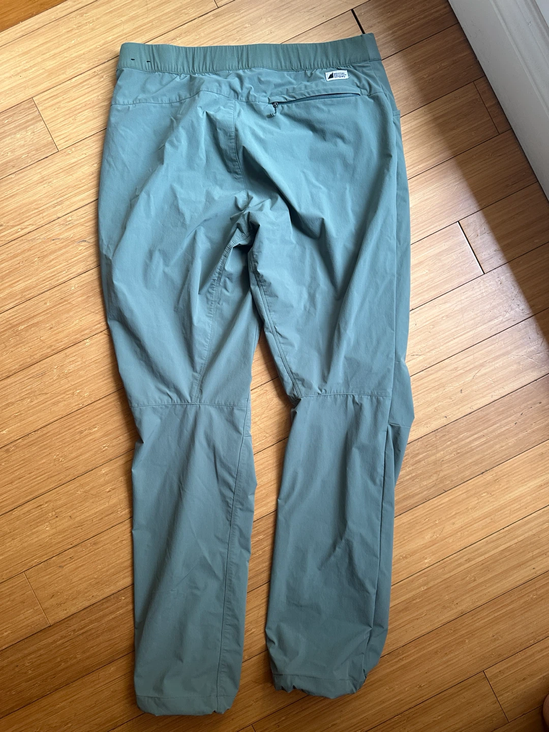 MEN SIZE MEDIUM MEC HIKING PANTS & UNBOUND MERINO WOOL T SHIRT - photo 3