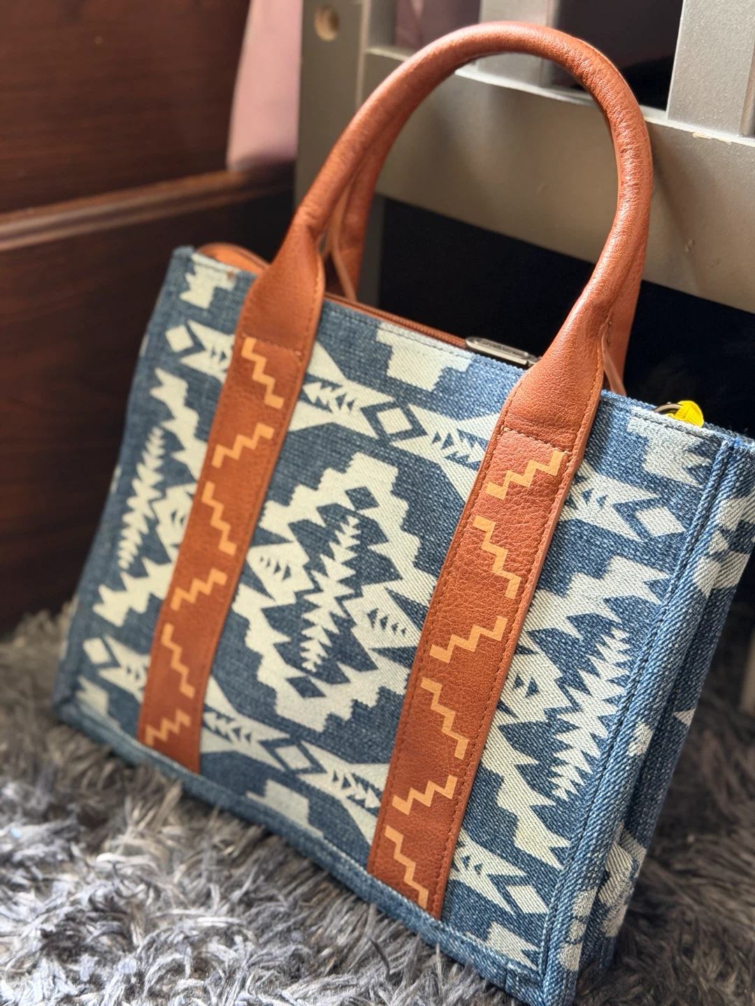 Wrangler Denim Tote Bag with Geometric Pattern - photo 3