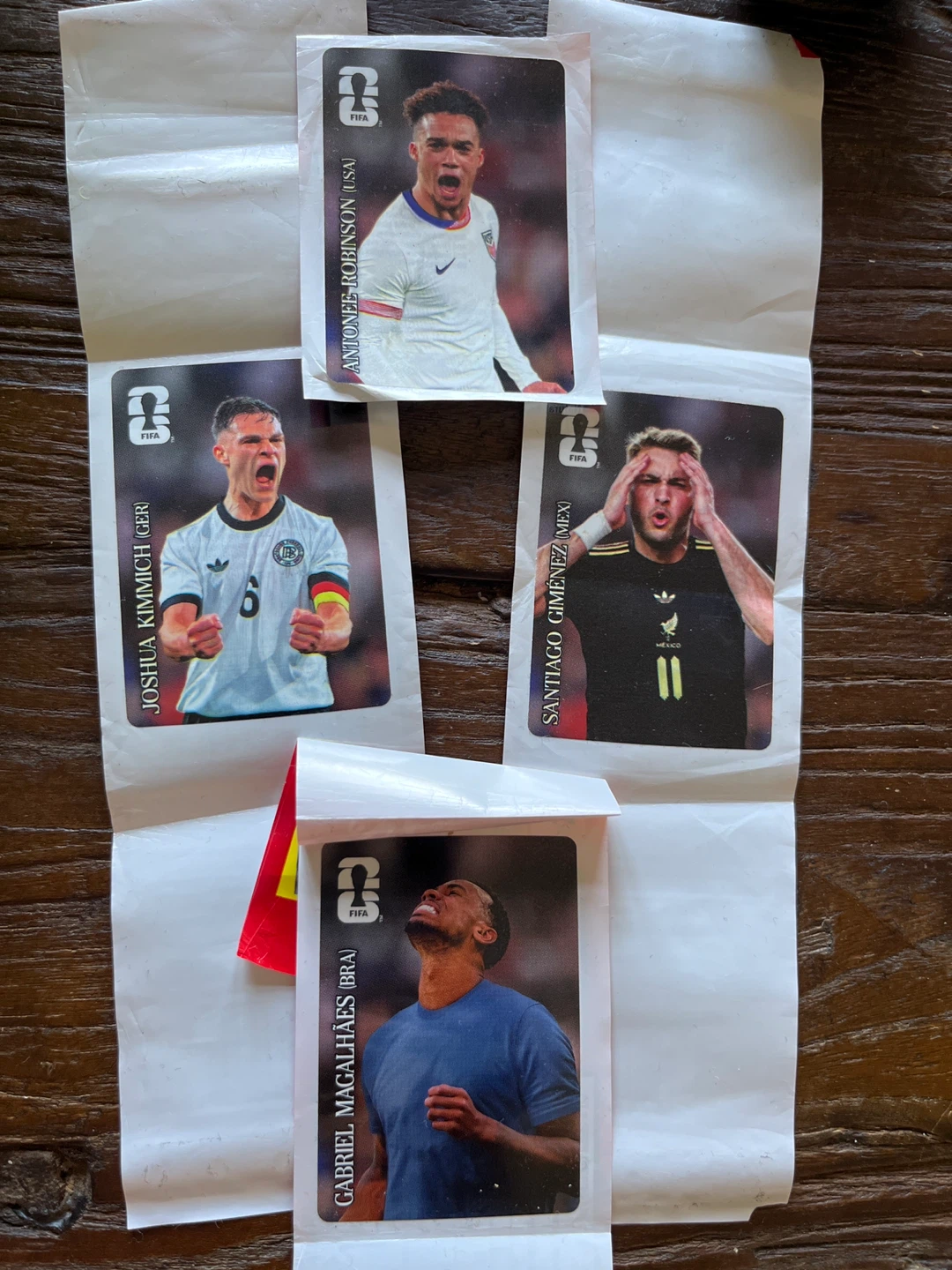 FIFA Stickers - Robinson, Kimmich, Giménez, Magalhães