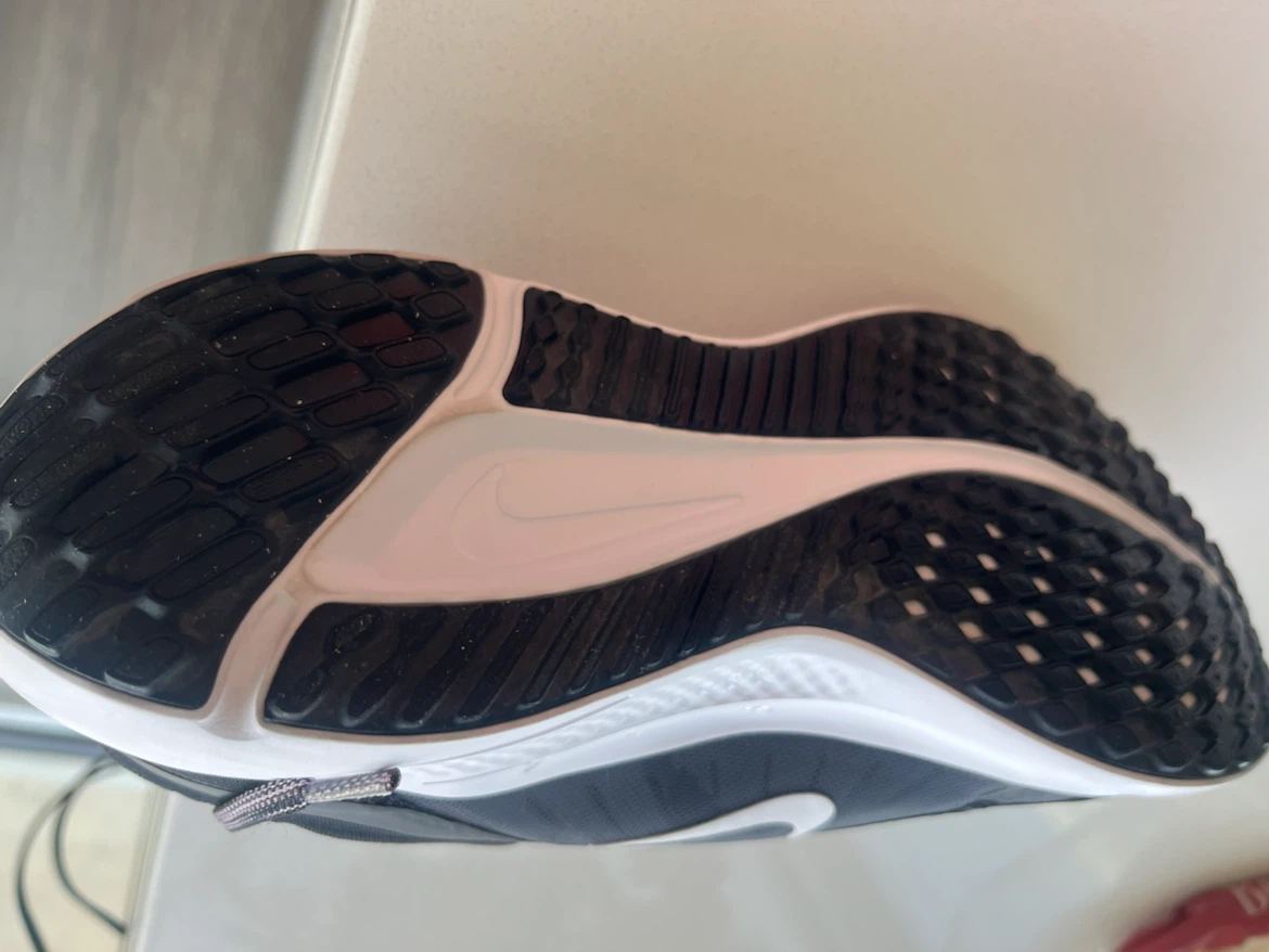 Brand New Nike Women's Quest 5 Running Shoes - photo 5