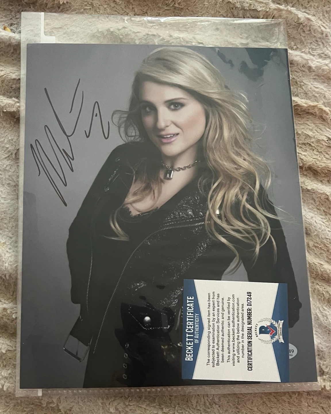 Meghan Trainor Signed 8x10 Photo with Beckett COA