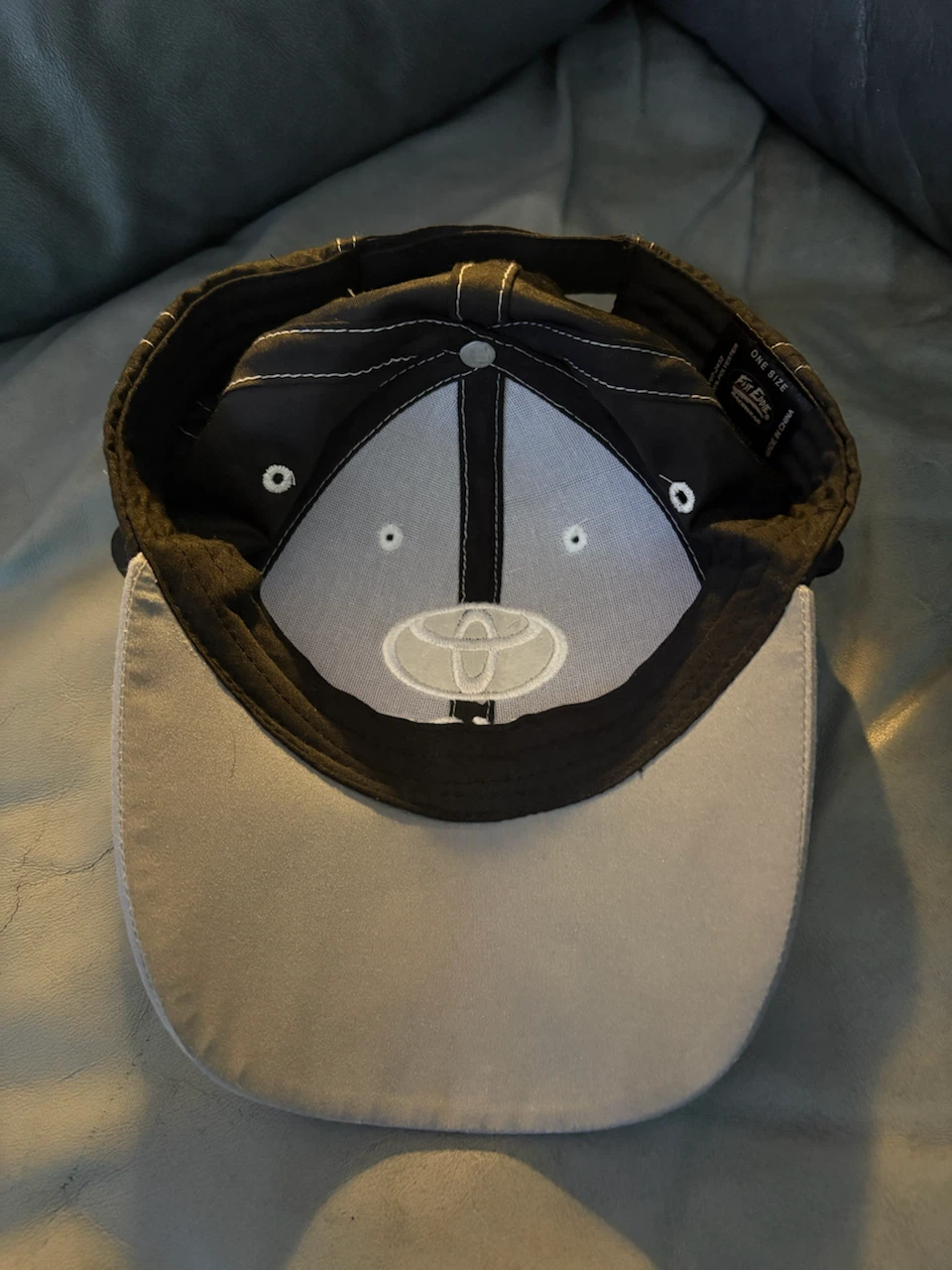 Toyota Baseball Cap (Adult - Like new) - photo 2