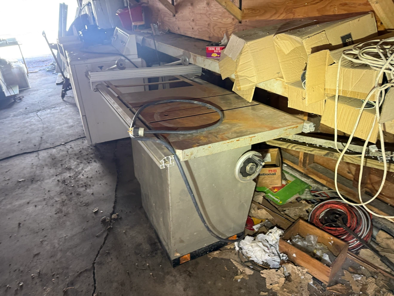 Union 10’ Cabinet Table Saw - photo 2