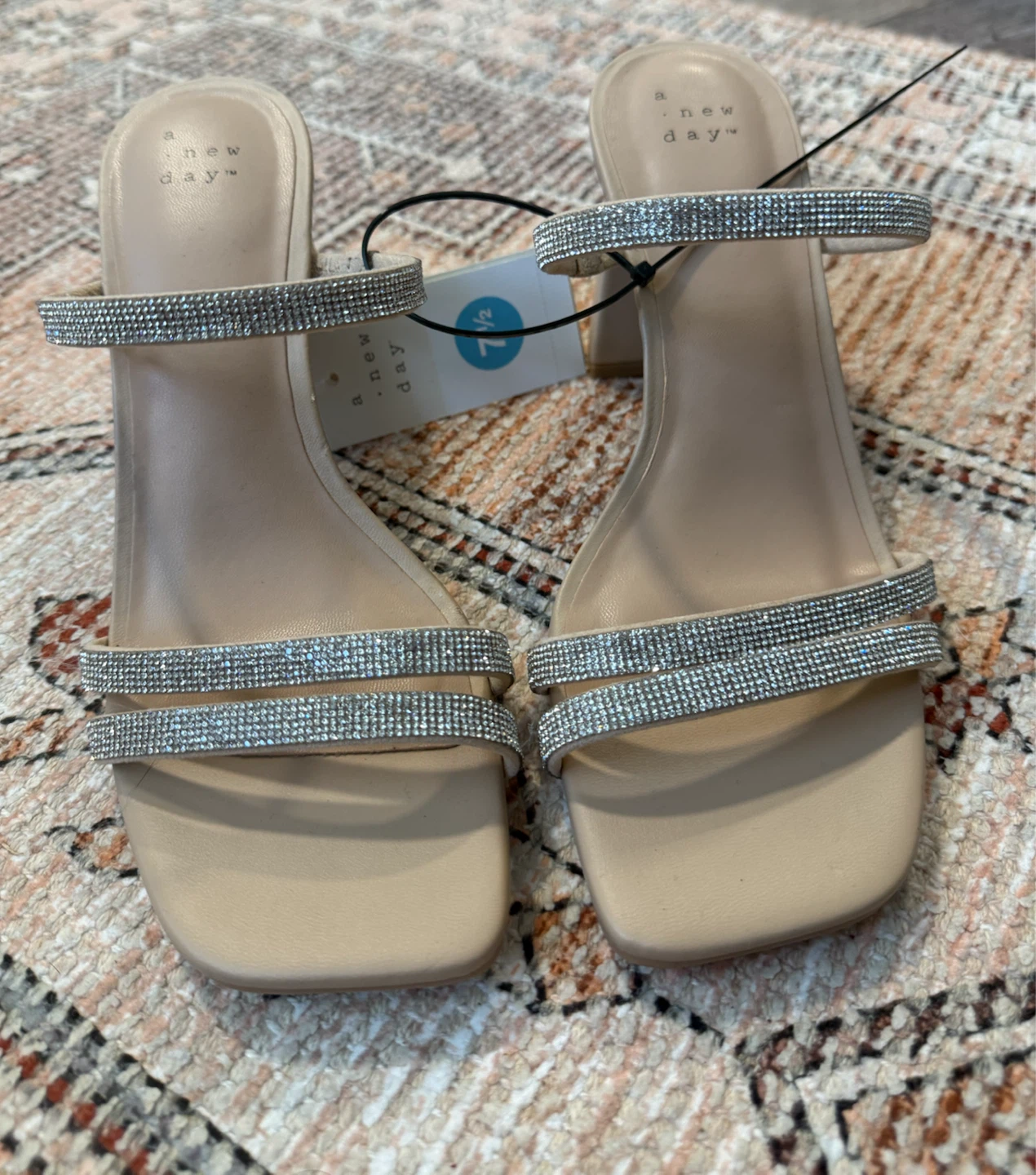 🆕💎A New Day Gorgeous Sparkly Block Heel Sandals - photo 4