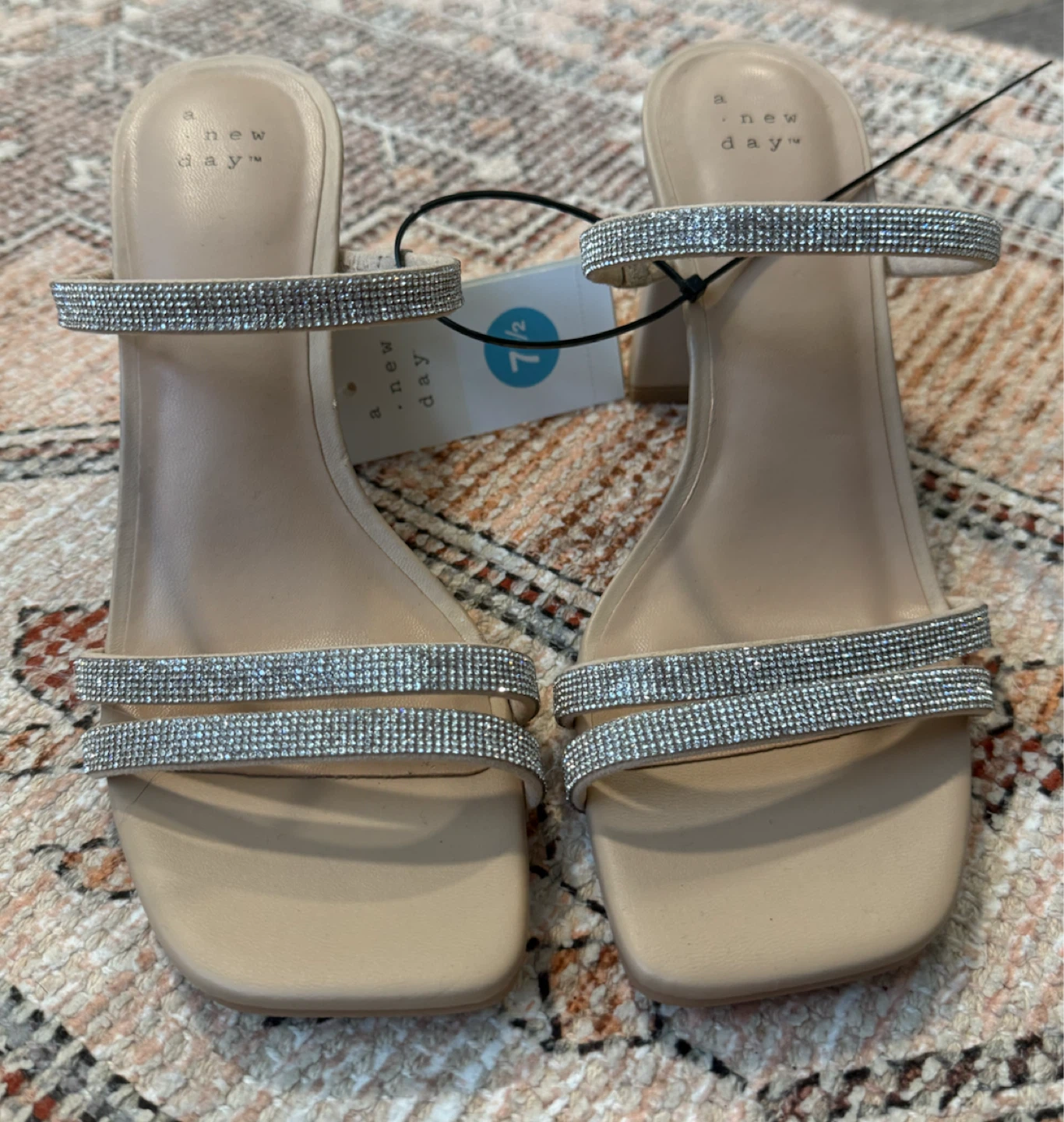 🆕💎A New Day Gorgeous Sparkly Block Heel Sandals - photo 5
