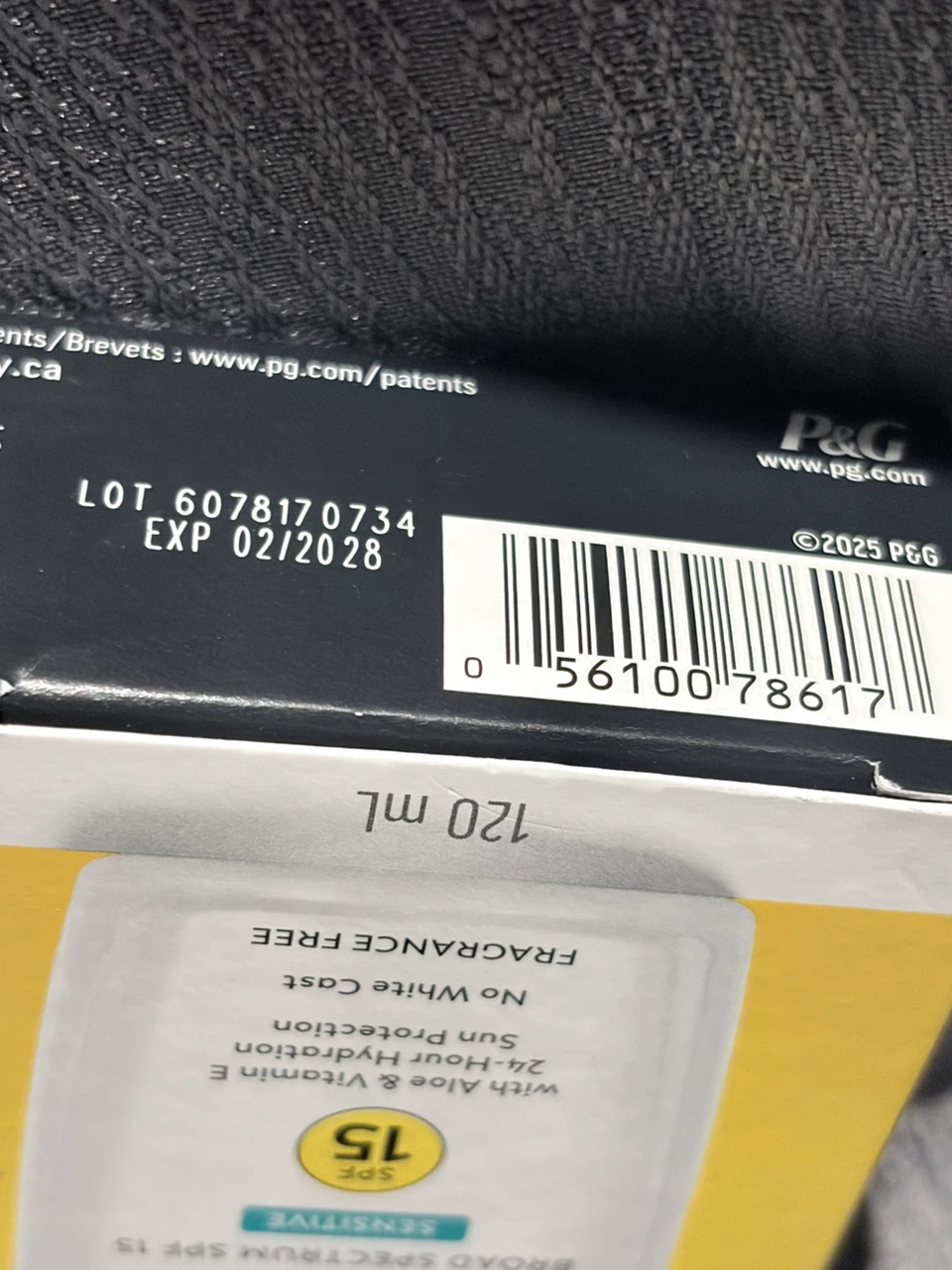 Olay Complete Lightweight Lotion with SPF 15 - 120 mL - photo 2