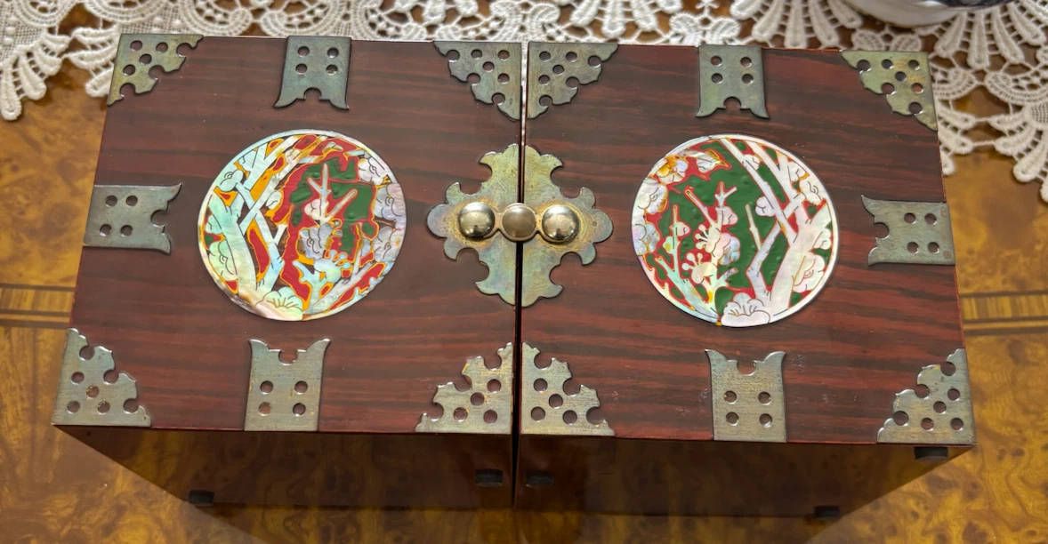 Vintage Korean jewlery box - photo 4