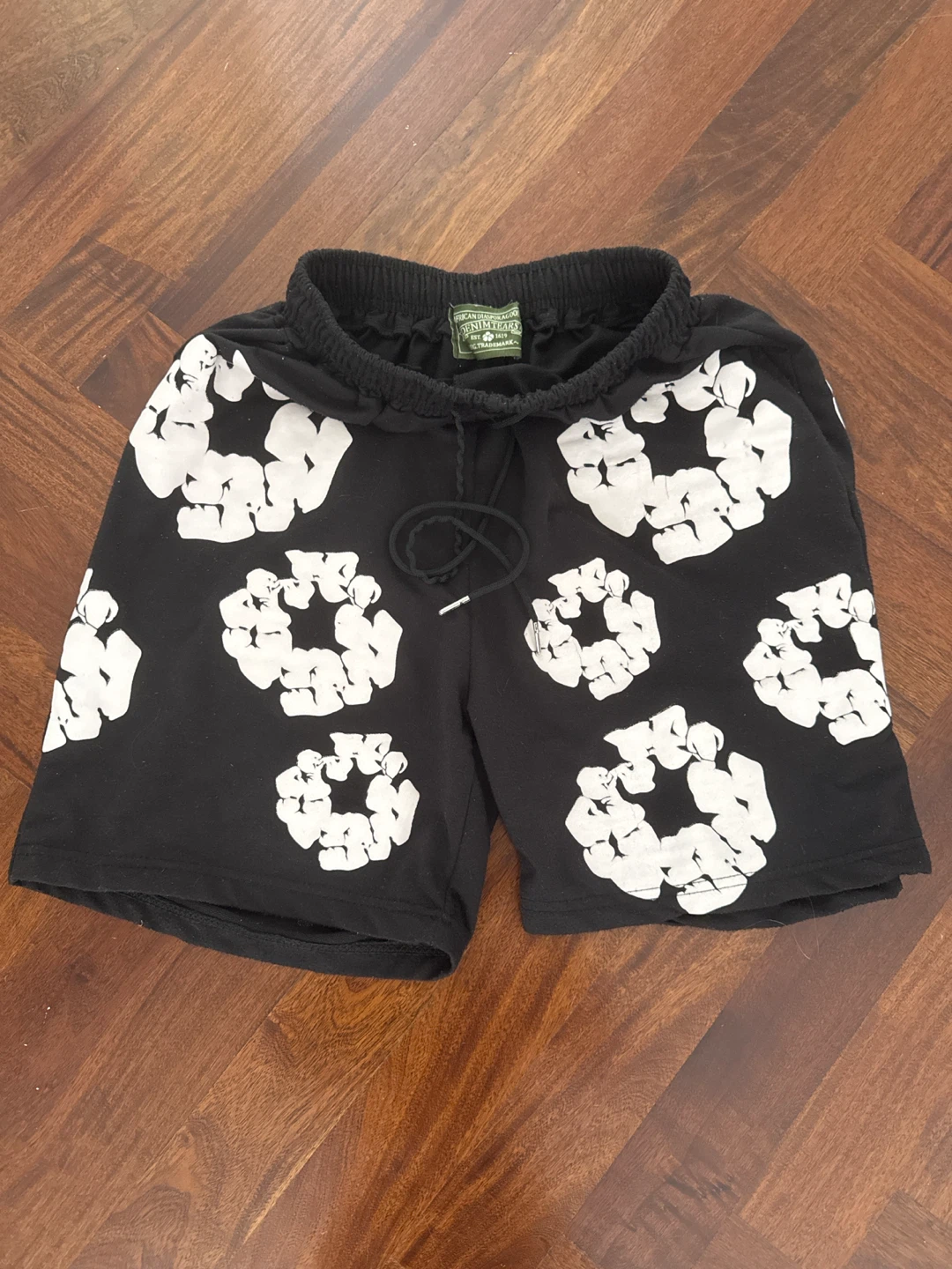 Men's Denim Tears Black Sweat Shorts White Floral Pattern Size S