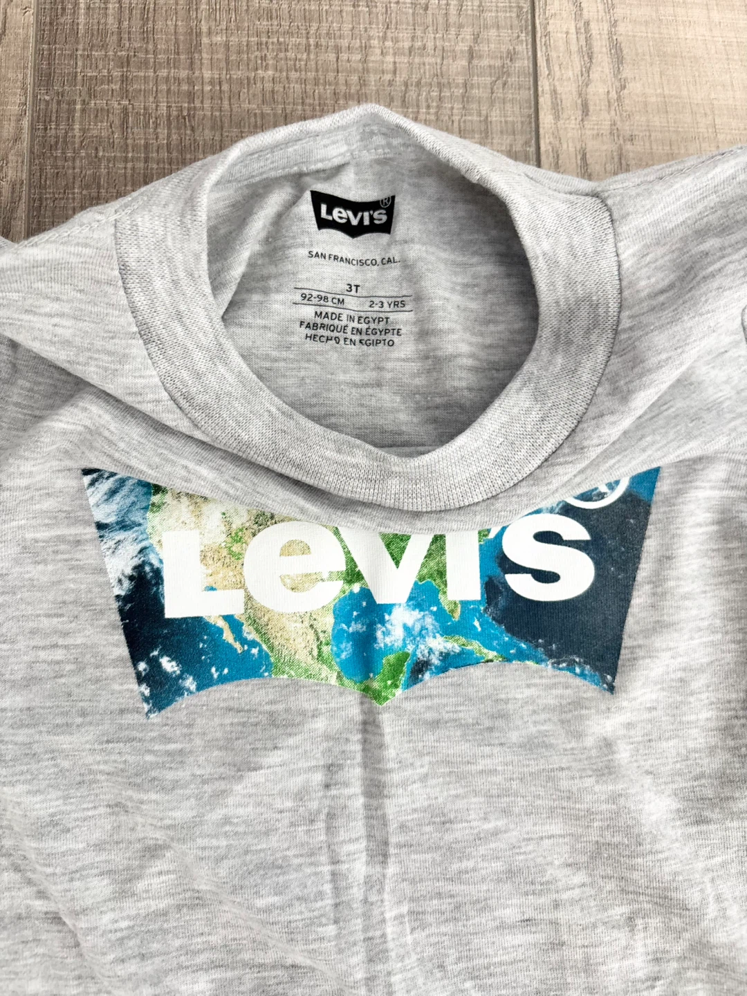 Brand new 3T Levi's T-Shirt Grey - photo 3