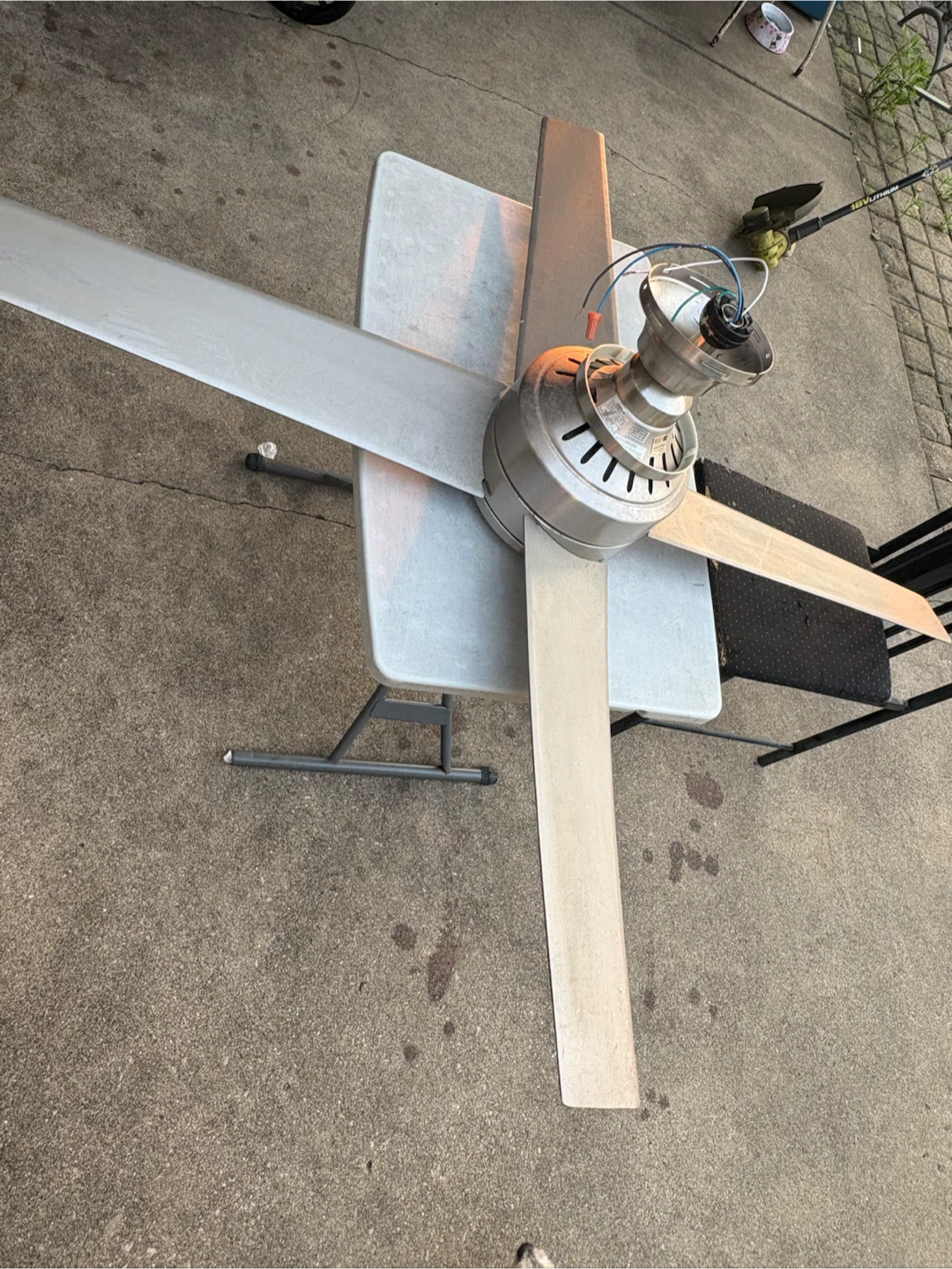 Ceiling Fan - Silver Blades - photo 2