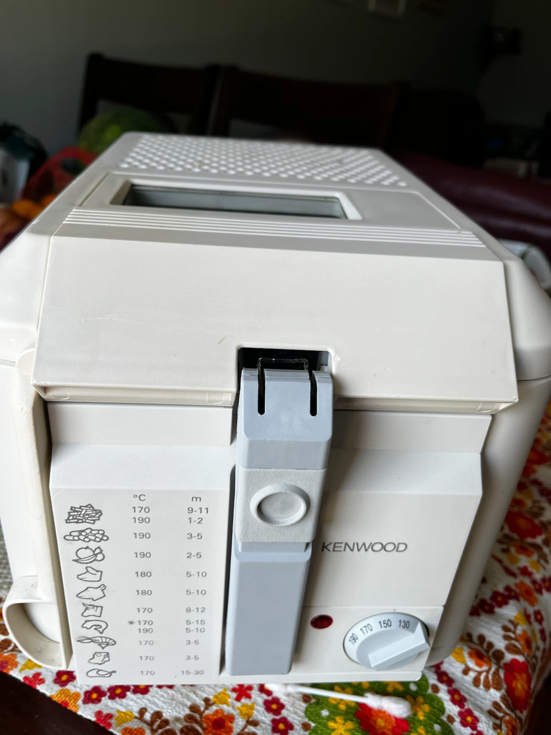 Kenwood DF 500 Deep Fryer will add free BNIB yogurt maker