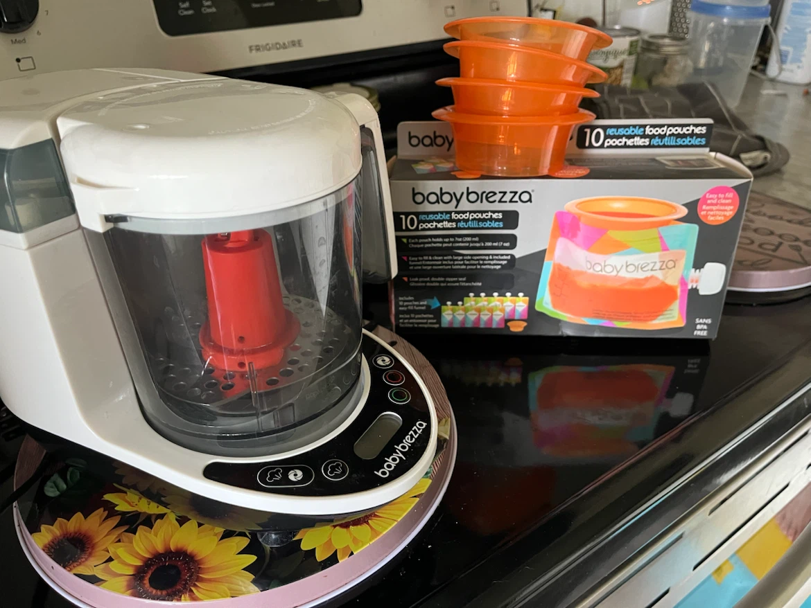 Baby Brezza Food Maker & 10 Reusable Pouches