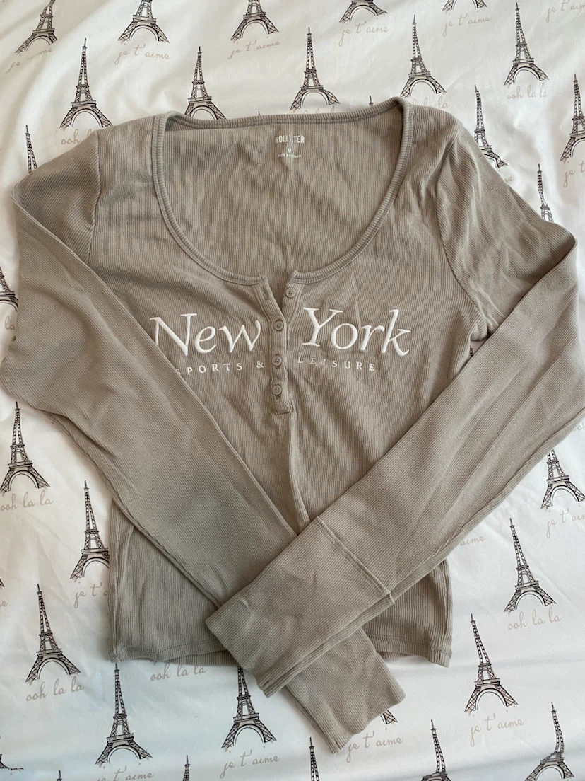 Hollister Long Sleeve Henley Top - M