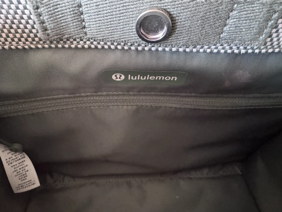 Lululemon All Yours Tote Bag - photo 3