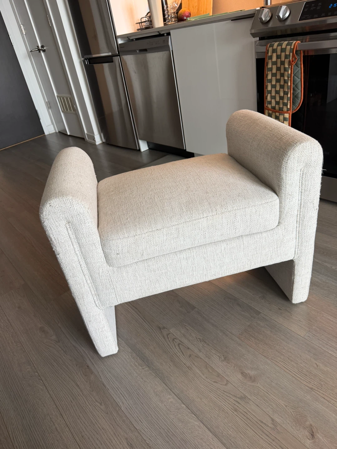Cream Upholstered Bench - photo 3