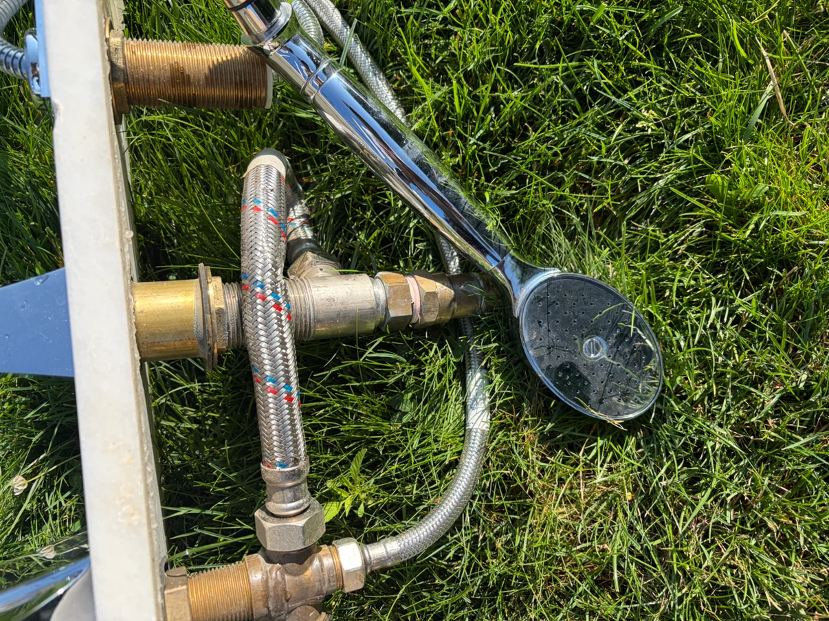 Chrome Finish, faucet European Tub, with handheld shower - photo 3