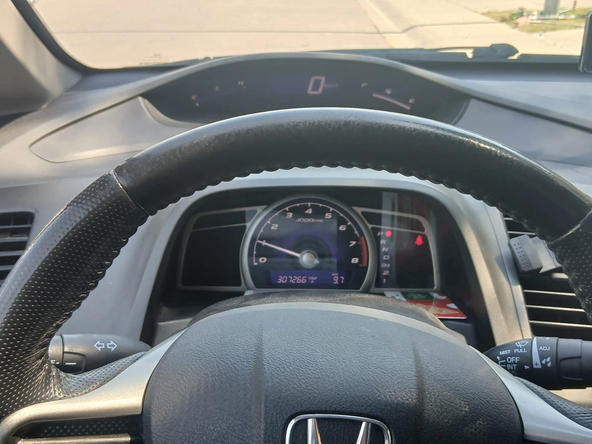 White Honda Civic Sedan - photo 4