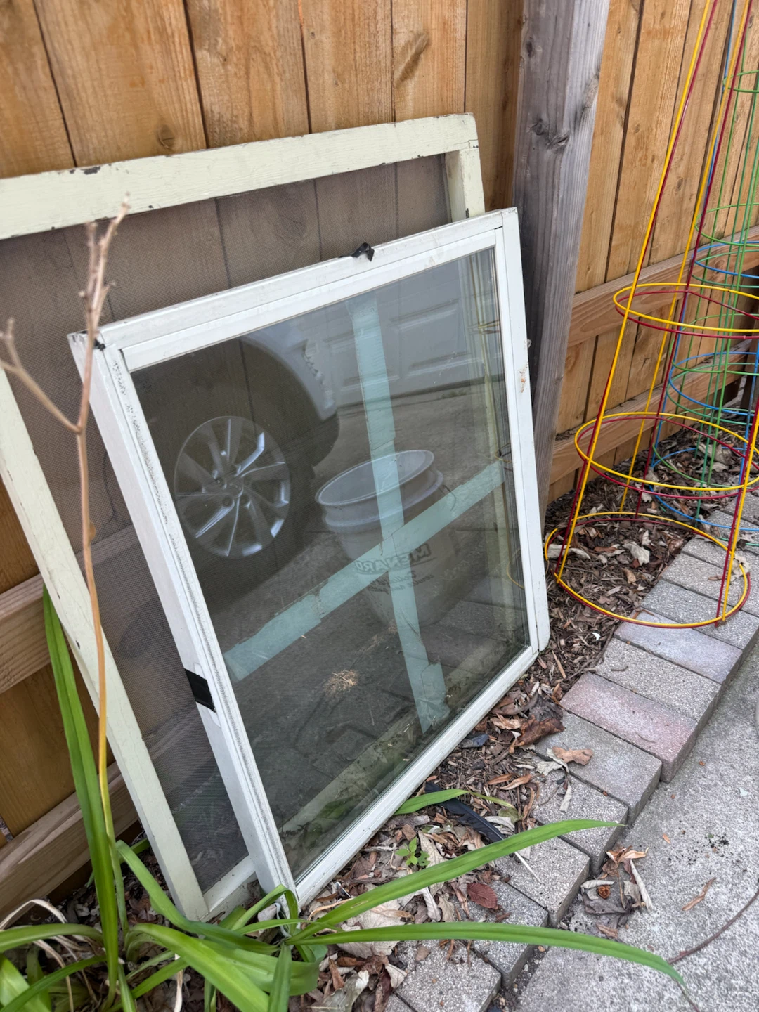 Window with Screen - photo 2