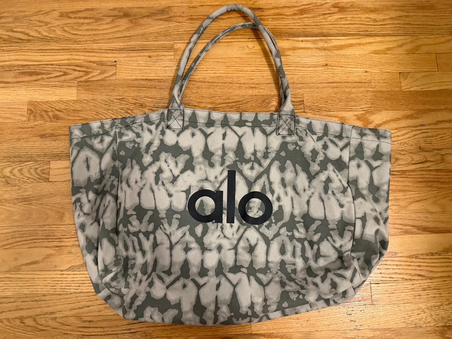 Alo Yoga Tote Bag - photo 2