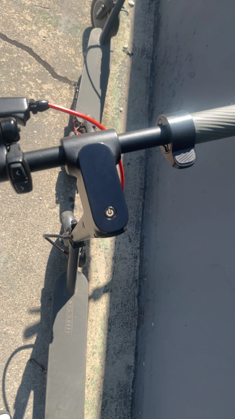 5TH WHEEL Electric Scooter - photo 3