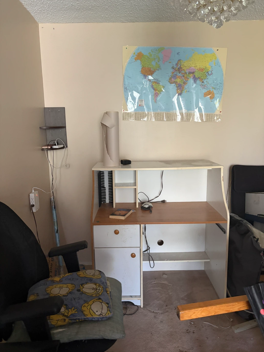 Computer Desk with Drawers and Shelves