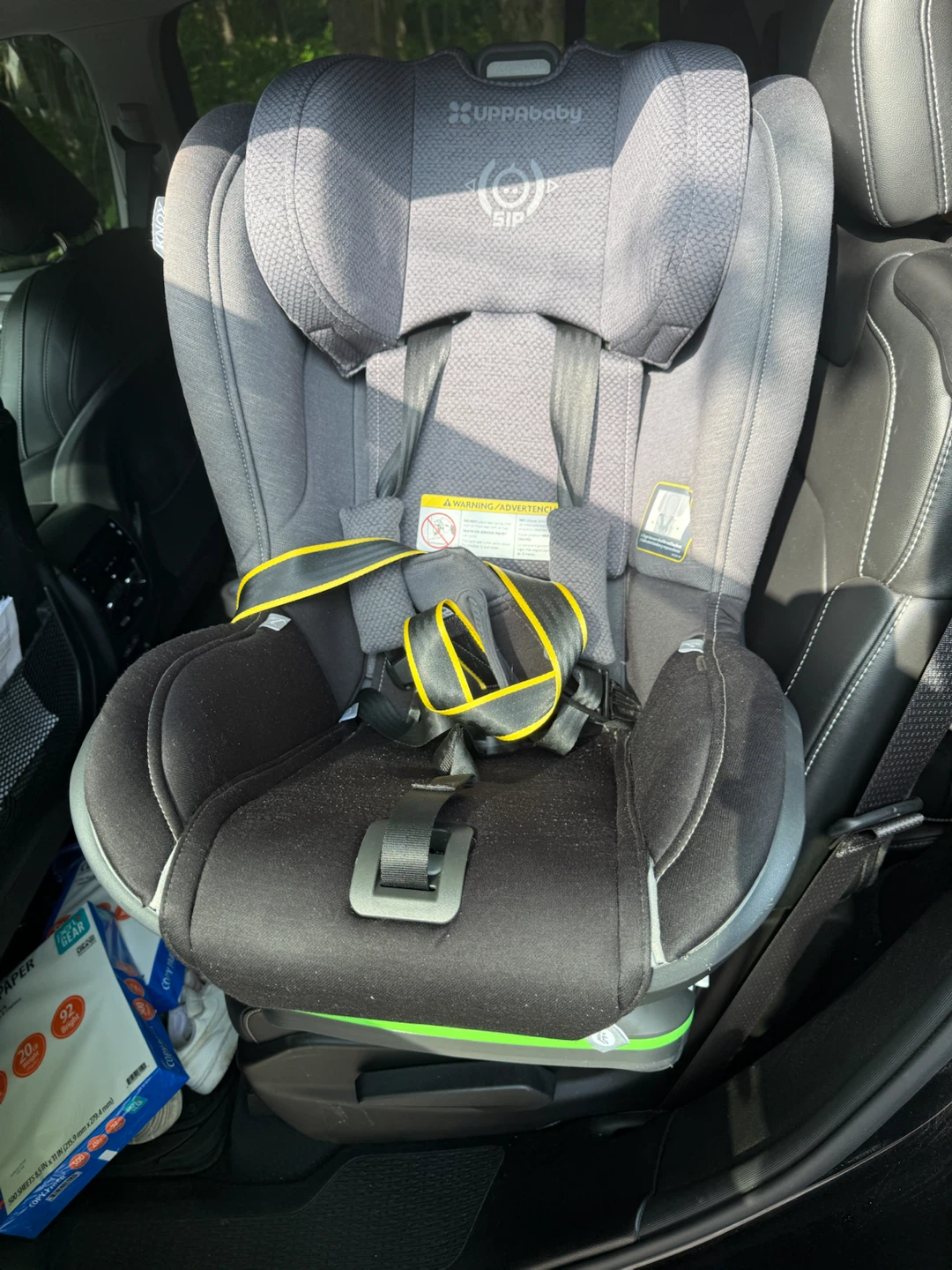 Baby car seat holds up to 45 pounds - photo 3