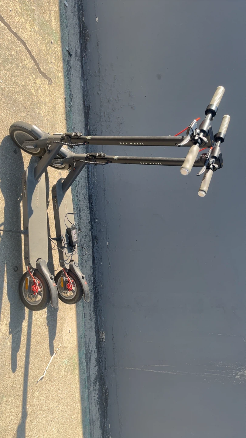 Two 5th wheel Electric Scooters - photo 2