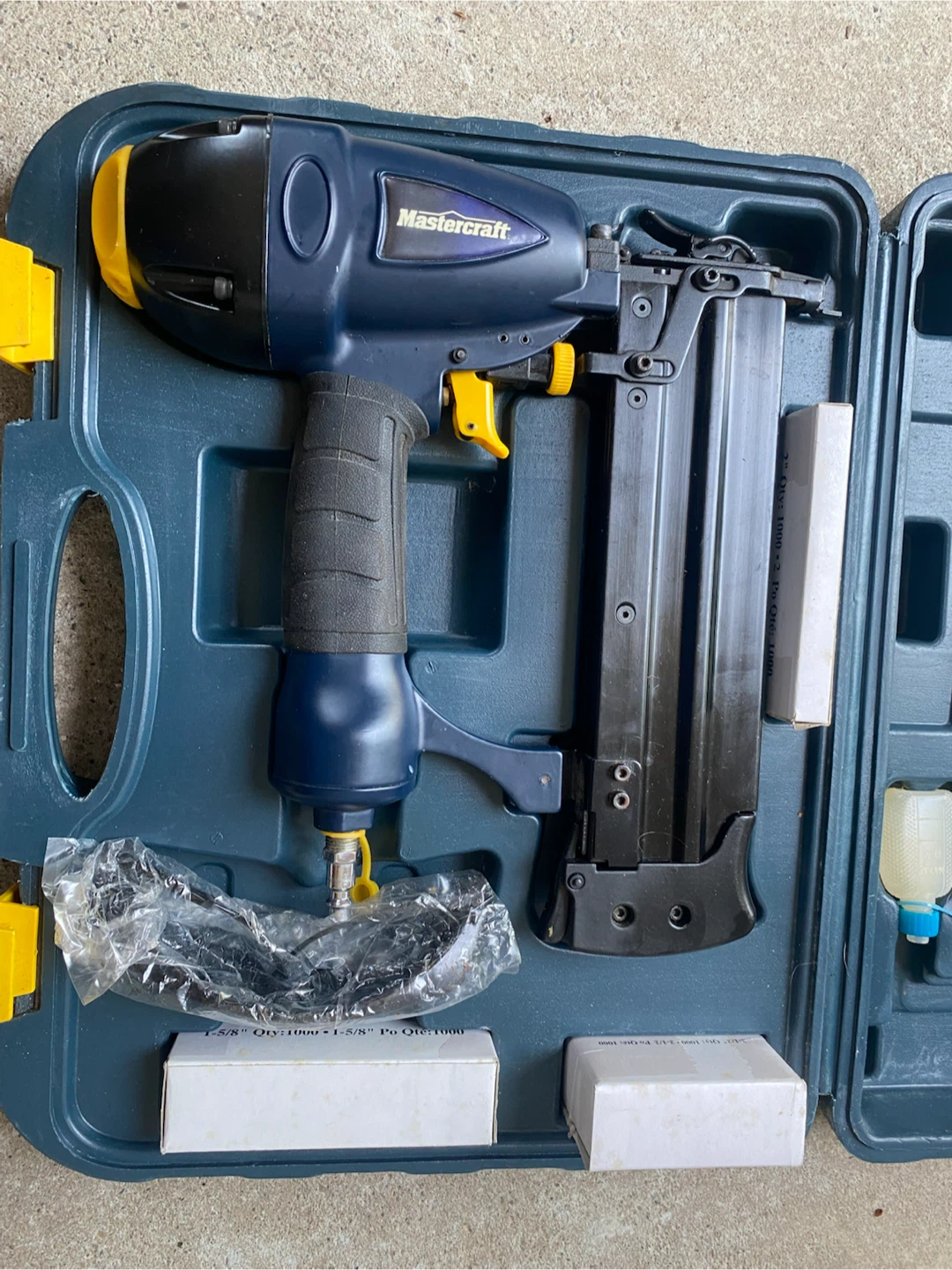 3-in-1 Pneumatic Brad/Finish Nailer & Stapler/Staple Gun - photo 2
