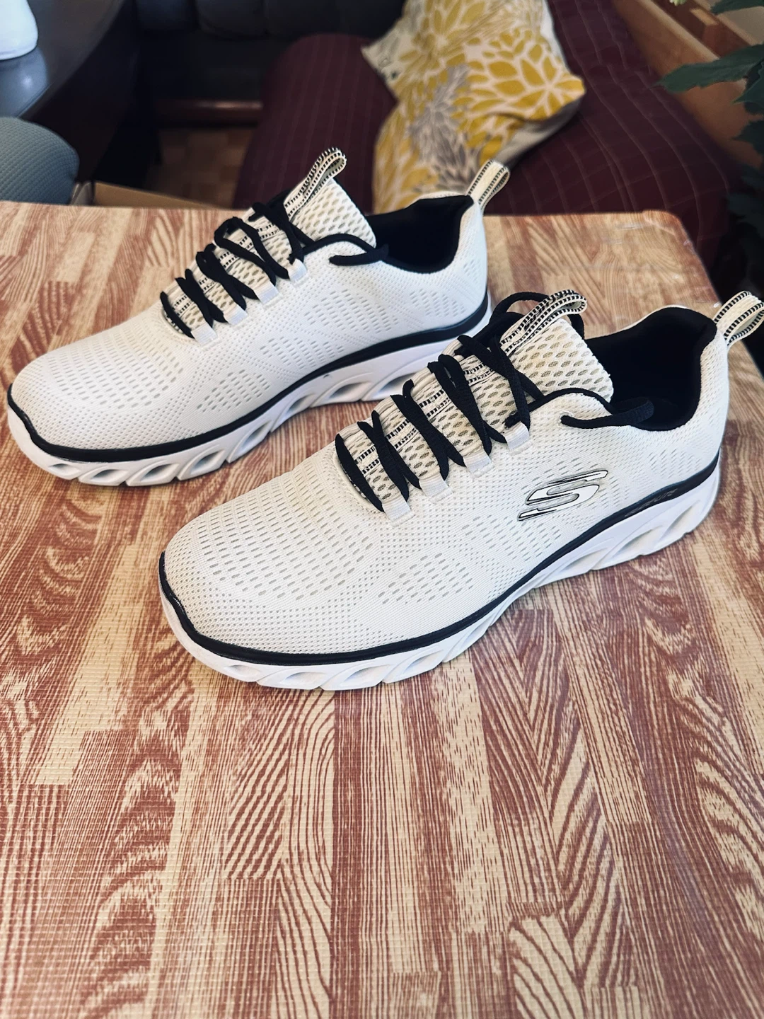 Skechers Glide-Lite Running Shoes - White/Black - Size 10